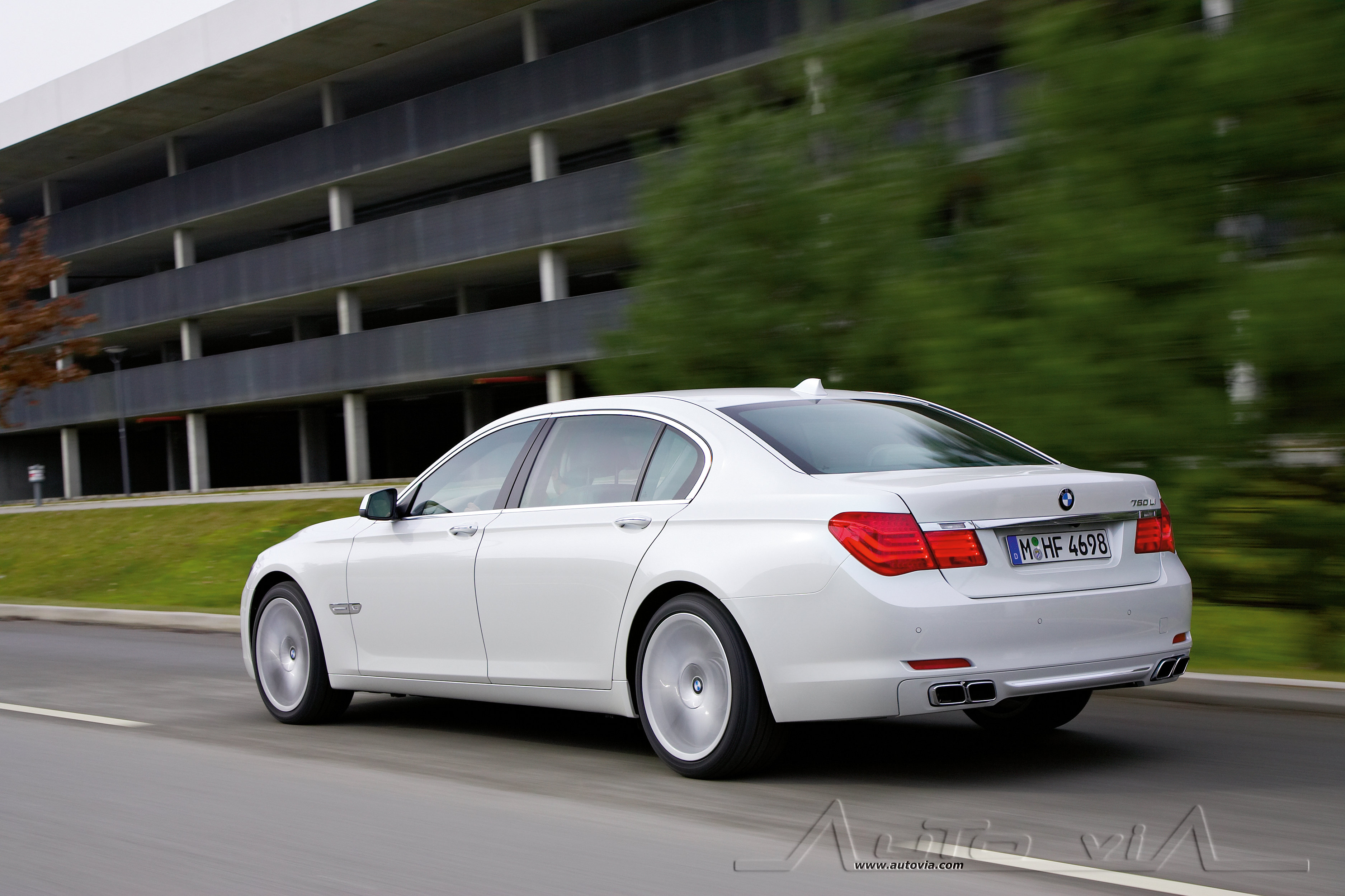 BMW 760i - 09